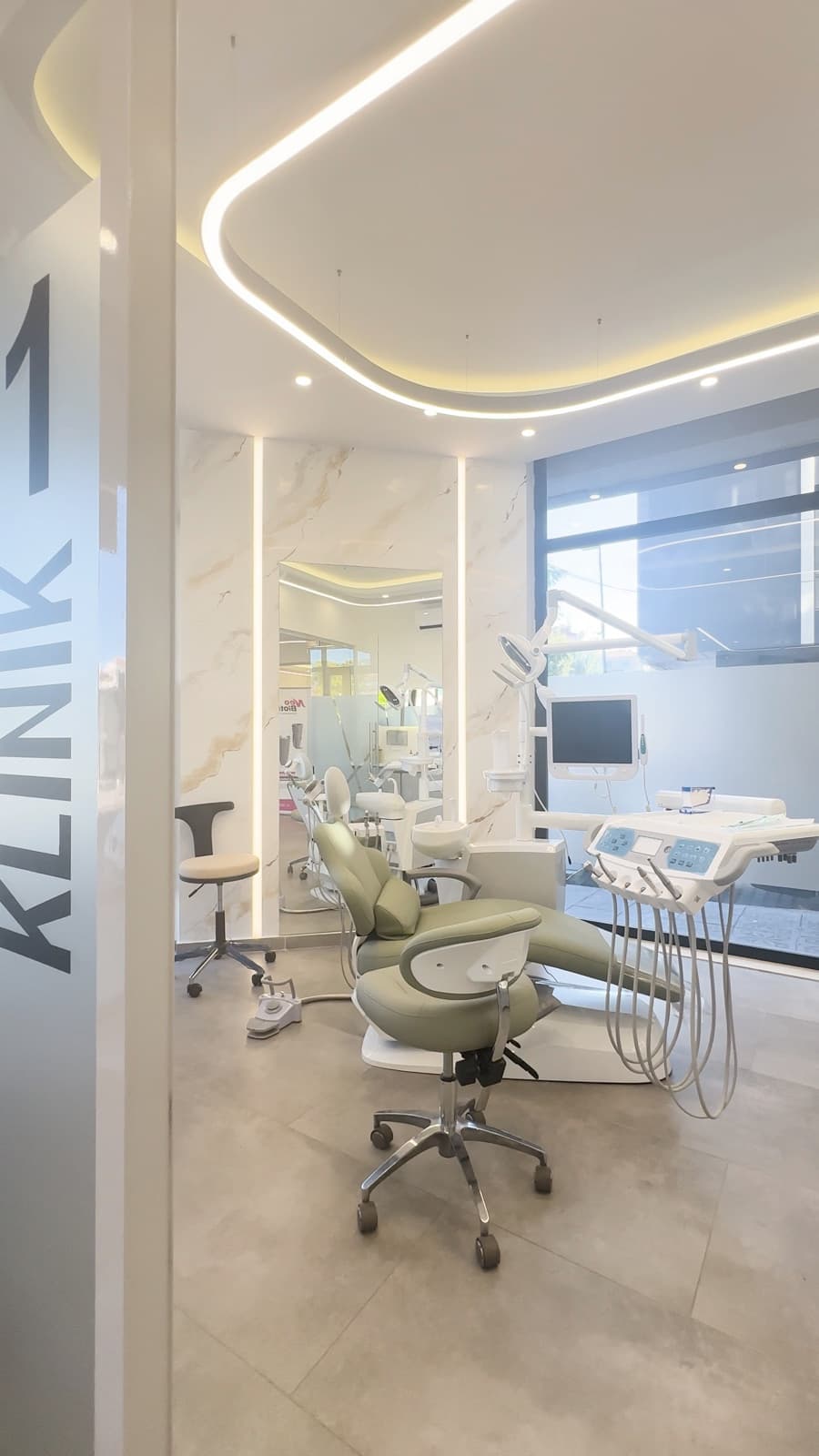 Dentakim Küçükçekmece kliniği — Tedavi odasi 1